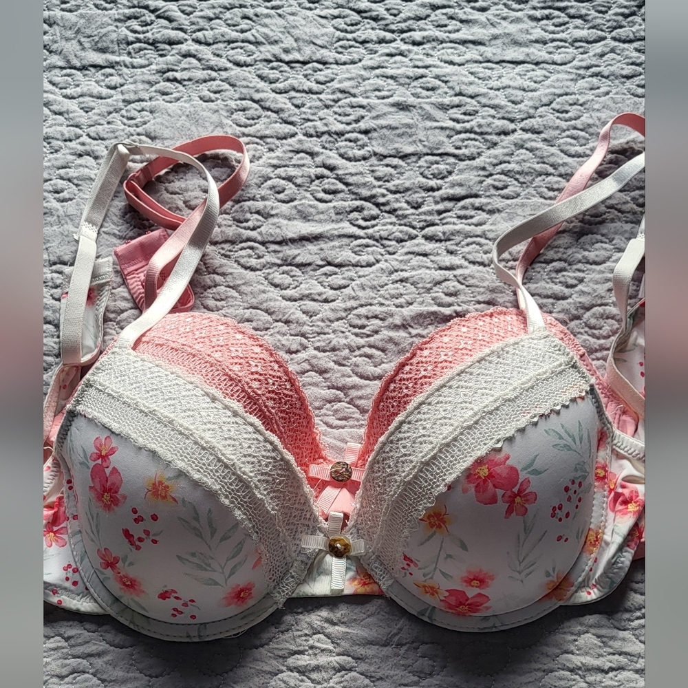 Laura Ashley Pink and White Floral Lace Bra